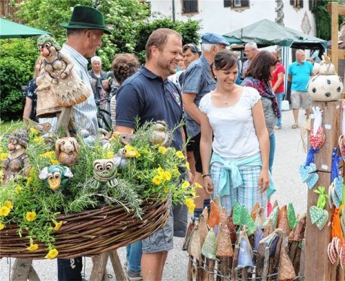 Zaungucker, Rechenmacher und mehr: Viel zu sehen, kaufen, beobachten, probieren, freuen und fragen gab es beim 20. Sachranger Bauern- und Kunsthandwerkermarkt am Samstag und Sonntag.