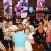 Attraktive Neuerung: Tanzboden und Nachwuchsbands
