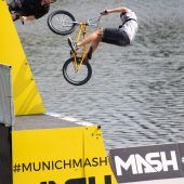 Schwerelos im Olympiapark