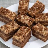 Nussige Saucen und jede Menge Granatapfel: So schmeckt Georgien