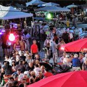 „Dulti-Kulti-Stimmung“ beim Nachtflohmarkt in Bad Feilnbachs Bahnhofstraße