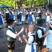Aiblinger Trachtler bescherten Besuchern wieder gelungenes und idyllisches Irlachweiherfest