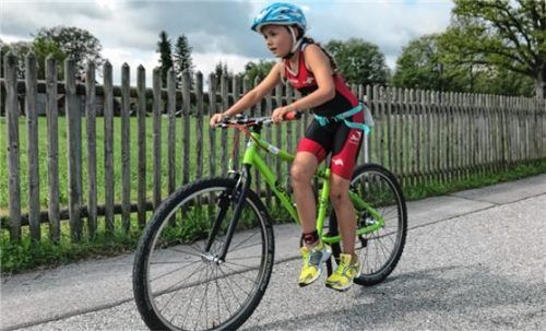 Anita Blersch vom TSV Brannenburg siegte beim Triathlon am Ammersee.