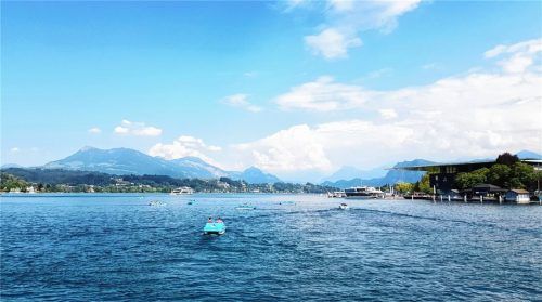 Blick auf die Rigi links und das Kunst- und Kulturzentrum (KKL) rechts. Fotos adelheid Wanninger