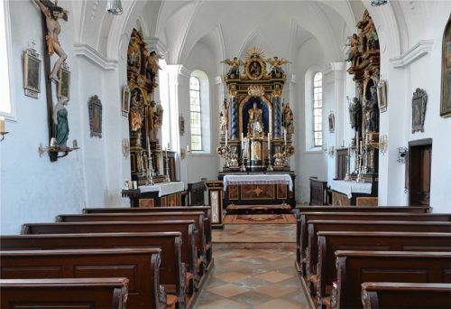 Damit der Holzwurm nicht weiter in den Altären und Heiligenfiguren arbeiten kann, wird die Kirche in Maximilian nächste Woche mit Gas behandelt. Der Pfarrverband macht Privatleuten das Angebot, in dieser Zeit Möbel und andere Gegenstände in den Kirchenraum einzustellen und ebenfalls behandeln zu lassen.Foto  Bachmaier