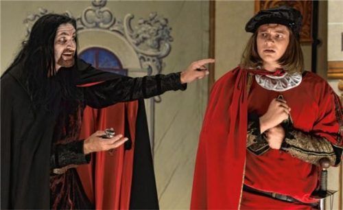 Der Verein Volkstheater Ritterschauspiel Kiefersfelden will heuer das Stück „Floribella Herzogin von Burgund oder: Die Eisenschmelze im Felsental“ auf die Bühne bringen. Das Bild zeigt eine Aufnahme eines vorherigen Stücks aus dem Jahr 2019. Foto Kaiser-Reich Tourist Information/ Osterauer