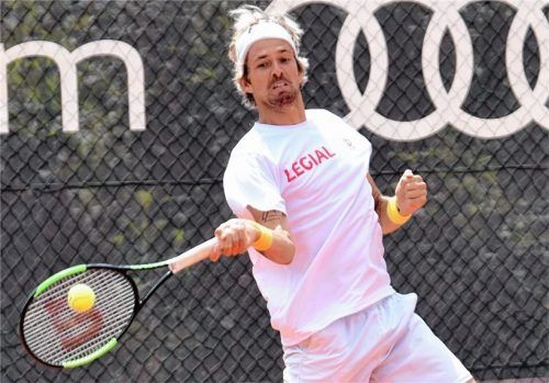 Der brasilianische Schwede Christian Lindell bot eine bärenstarke Leistung beim 6:3/6:2-Sieg gegen Denis Gremelmayer. Fotos Ziegler