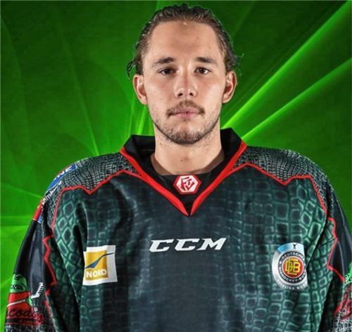 Der Kanadier Josh Mitchell stürmt in der neuen Saison für die Starbulls Rosenheim.Foto Hamburg Crocodiles