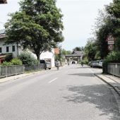 Schwere Schäden: Kreis erneuert Brücke über die Ebrach in Eiselfing