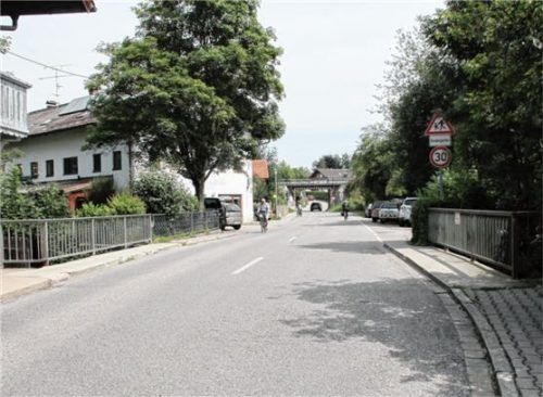 Die Brücke über die Ebrach in Eiselfing wird nach dem Willen des Kreisausschusses erneuert.Foto Reisner