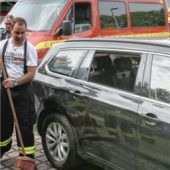 Kind im Auto eingeschlossen