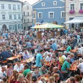 „Gute Stube Kraiburgs“ war bummvoll