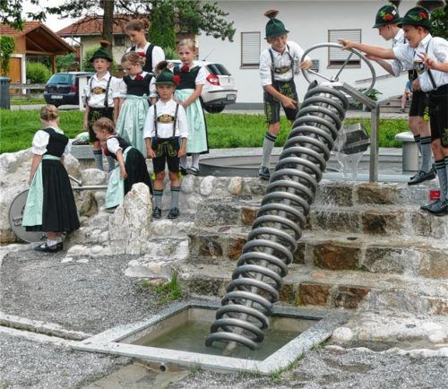 Eine Gaudi und ein wahres Refugium ist der neue Wasserspielplatz am Blaahaus in Kiefersfelden.Fotos hoffmann