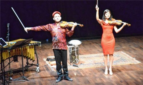 Ernteten stürmischen Applaus: Aleksey Igudesman und Alexandra Tirsu. Foto Kuhn