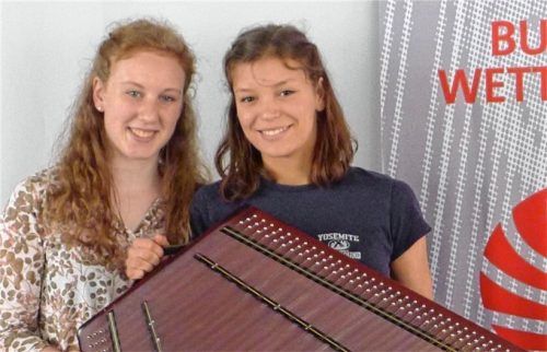 Großer Erfolg bei „Jugend musiziert“ für Katja Schelle (rechts) und Magdalena Geiger. Fotos Günter Ebel