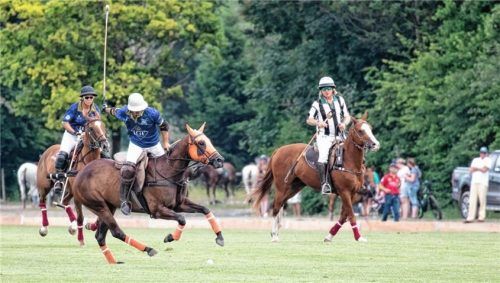 Hervorragenden Polo-Sport gab es einmal mehr beim Chiemsee-Cup auf Gut Ising.