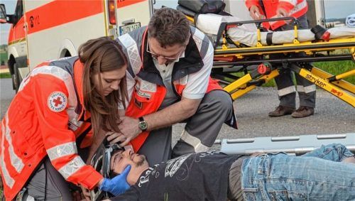 Hilfe für einen verletzten Radfahrer – das wird hier geübt.Foto red