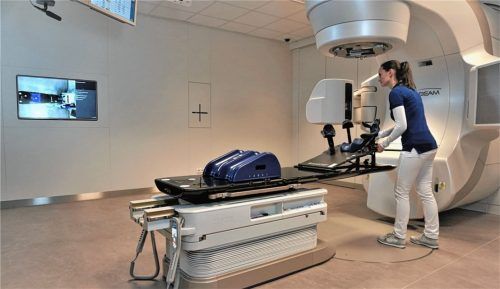 Im kommenden Jahr wird der bestehende Linearbeschleuniger der Oberaudorfer Klinik Bad Trissl durch ein neues Modell der aktuellsten Generation ausgetauscht. Eingesetzt wird dieser in der modernen Krebsbehandlung.Foto  re