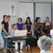 Im Kindergarten und Seniorenzentrum