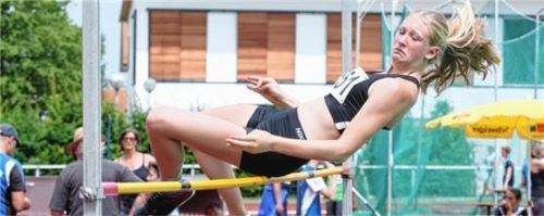Lara Mößthaler vom TuS Bad Aibling wurde deutsche Vize-meisterin im Hochsprung der Jugend W15.