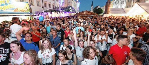Wegen des Altstadtfestes wird der Mühldorfer Stadtplatz von Freitag bis Sonntag für den Verkehr gesperrt.Foto Stuffer