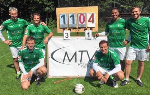 Mit den beiden Heimsiegen konnte das MTV-Team (von links Thomas Schenk, Patrick Schiep, Marcel Hebling, Steve Schmutzler, Abdilaziz Lamharraf, Günter Ortmeier) eine makellose Heimbilanz von 12:0 Punkten feiern.