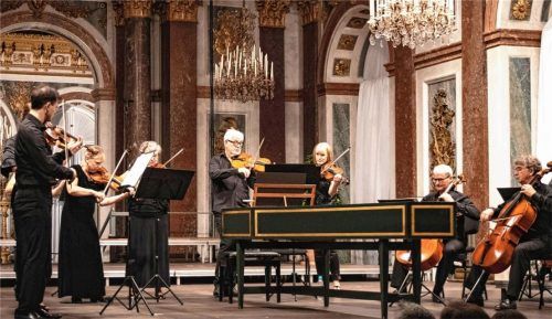 Mozart gewährten die 13 Musiker der Academy of St Martin in the Fields als Zugabe. Foto Schneider