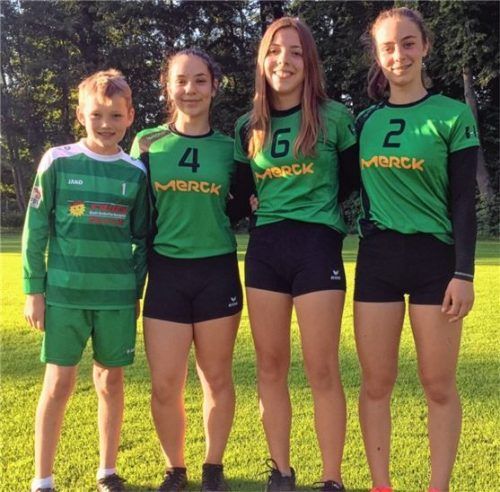 Rosenheimer Faustball-Talente: Maxi Ortmeier, Meike Dotzauer, Jule Benz und Nina Dotzauer (von links).