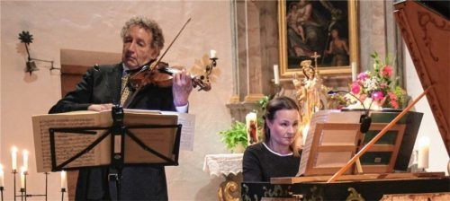 Rund 200 Gäste fanden den Weg nach Jettenbach in die Kirche Sankt Vitus. Das Cembalo litt zwar unter dem unbeständigen Wetter, doch keineswegs litt die Qualität des Abends darunter. Foto  ahn