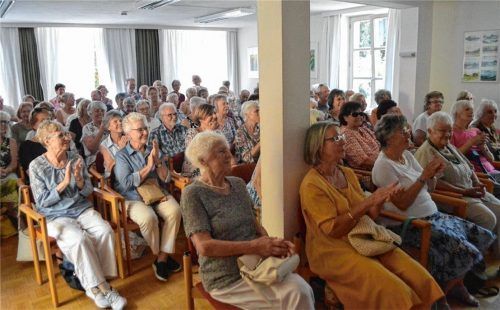 Sichtlich Spaß bei ihrem Auftritt hatten nicht nur die mehr als 100 Gäste der Abschlussveranstaltung der neunten Rosenheimer Senioren-Kulturtage, sondern auch die „Fünferl“ selbst. Foto Sieberath