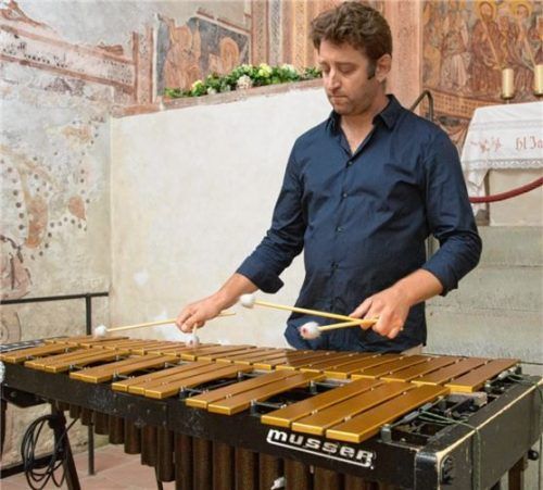 Sphärisch angehauchte Jazz-Nummern spielte Tim Collins auf seinem Vibrafon. Foto Berger