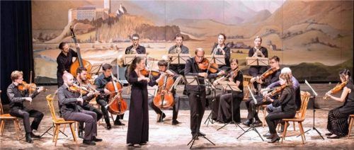 Spielen Beethoven: Geigerin Muriel Cantoreggi und Festivo-Leiter Johannes Erkes (Mitte).