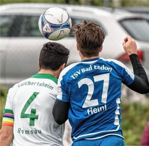 Treffen heute im Kurort aufeinander: Bad Endorfs Christian Heinl (rechts) und SG-Kapitän Christian Bauer.Foto Wimmer