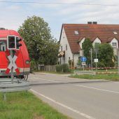 Defekte Bahnschranke: In Niederroth muss jede S-Bahn hupen