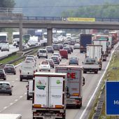 Zwei Tote auf Autobahnen