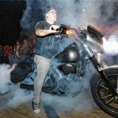 Beim Motorradtreffen in Taufkirchen: Heiße Reifen, harter Rock und coole Bikes