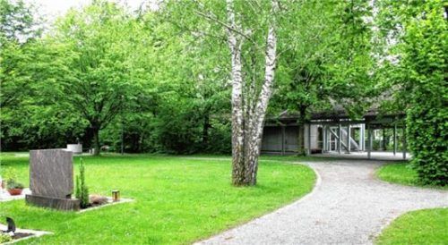 Am Neuen Friedhof möchte ein Investor jetzt ein Krematorium bauen – dagegen formiert sich Widerstand. Foto Riediger