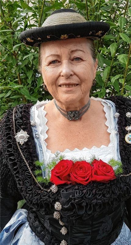 Annelies Weinzierl in ihrer Tracht.Fotos re