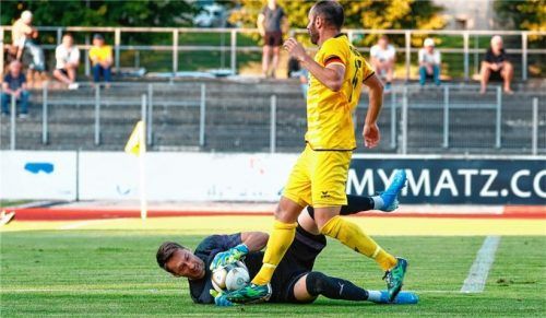 Bayreuths Kapitän Anton Makarenko scheiterte am neuen Sechziger-Keeper Alin Goia, der mit einigen guten Paraden eine noch höhere Sechziger-Niederlage verhinderte.