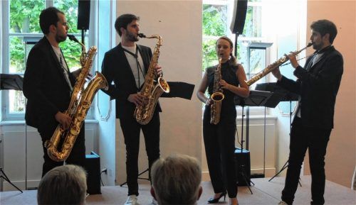 Bekannte Werke mit ganz eigenen Klangfärbungen: (von rechts) Sopransaxofon Claus Hierluksch, Ricarda Fuß am Altsaxofon, Edoardo Zotti (Tenorsax) und Jure Knez (Baritonsax). Foto frei