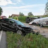 Spektakulärer Unfall mit Bootsanhänger