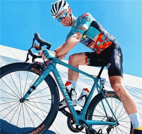 Der Traunsteiner Daniel Bichlmann ist mit seinem Team Bike Aid ab Donnerstag bei der Deutschland-Tour dabei und will die Großen ärgern. Foto  Team Bike Aid