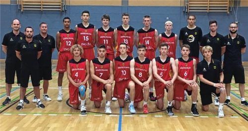 Die deutsche U16-Nationalmannschaft trifft in Bad Aibling auf Serbien.