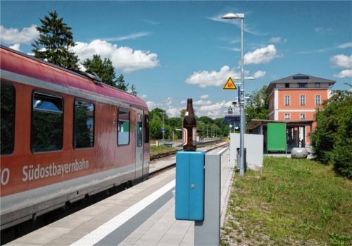 Die Feierabend-Halbe wird an den Bahnhöfen der Region, hier der Wasserburger Bahnhof, auch in Zukunft möglich sein. Foto Cater