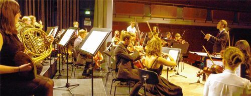 Die intensive Probephase hat sich gelohnt: Das Inn-Salzach-Euregio-Jugendorchester spielte unter Leitung von Ingmar Beck ein anspruchvolles Programm.Fotos  Kirschner