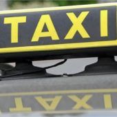 Taxifahrerin (58) ausgeraubt