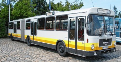 Er strahlt wie neu: der Omnibus in seiner vollen Pracht. Foto re