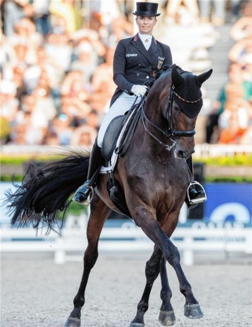 Erst ein Missgeschick, zum Abschluss in Galaform: Jessica von Bredow-Werndl und TSF Dalera BB im Parcours.