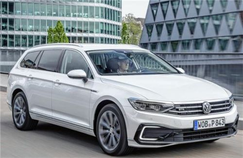 Fährt bei Geschwindigkeiten bis 140 Stundenkilometer rein elektrisch: der VW Passat GTE. Foto Auto-Medienportal.Net/Volkswagen