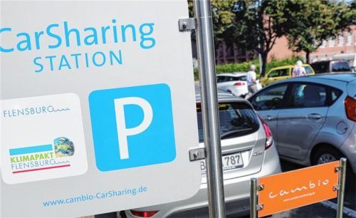 Fahrzeuge des Carsharing-Anbieters Cambio.Foto picture alliance / Christian Charisius